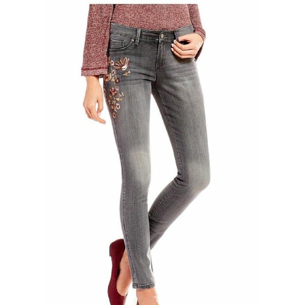 Jessica Simpson Kiss Me Super Skinny Jeans 28